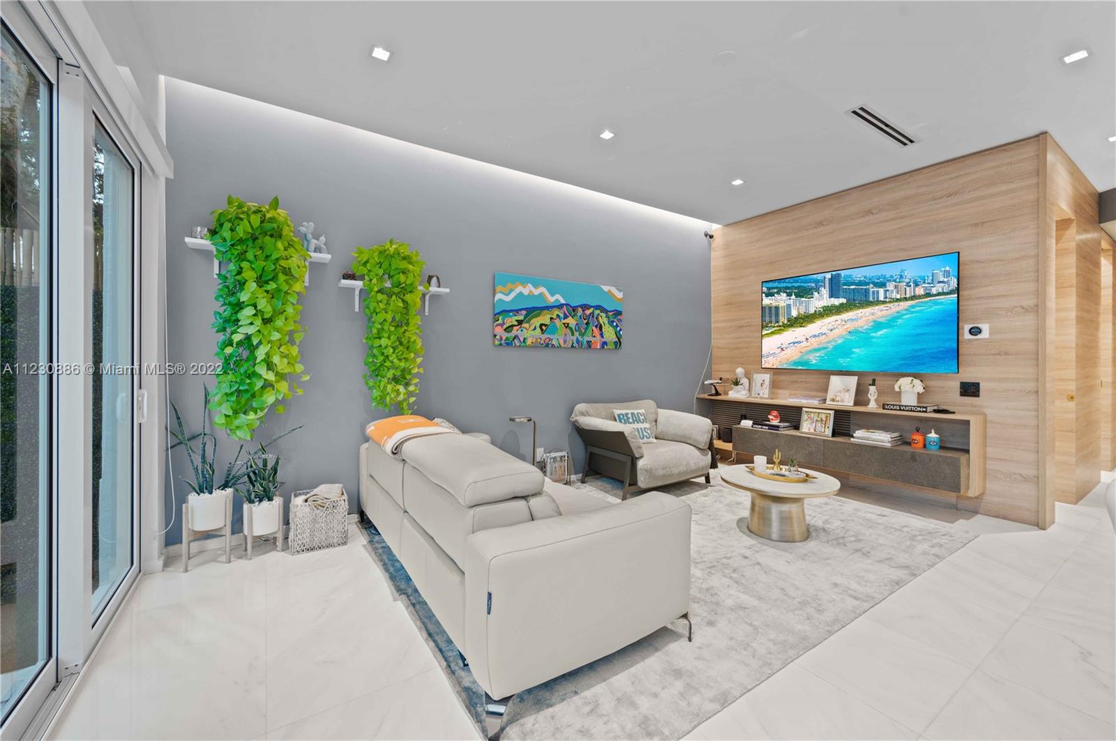 AVENTURA ESTATES - Residential