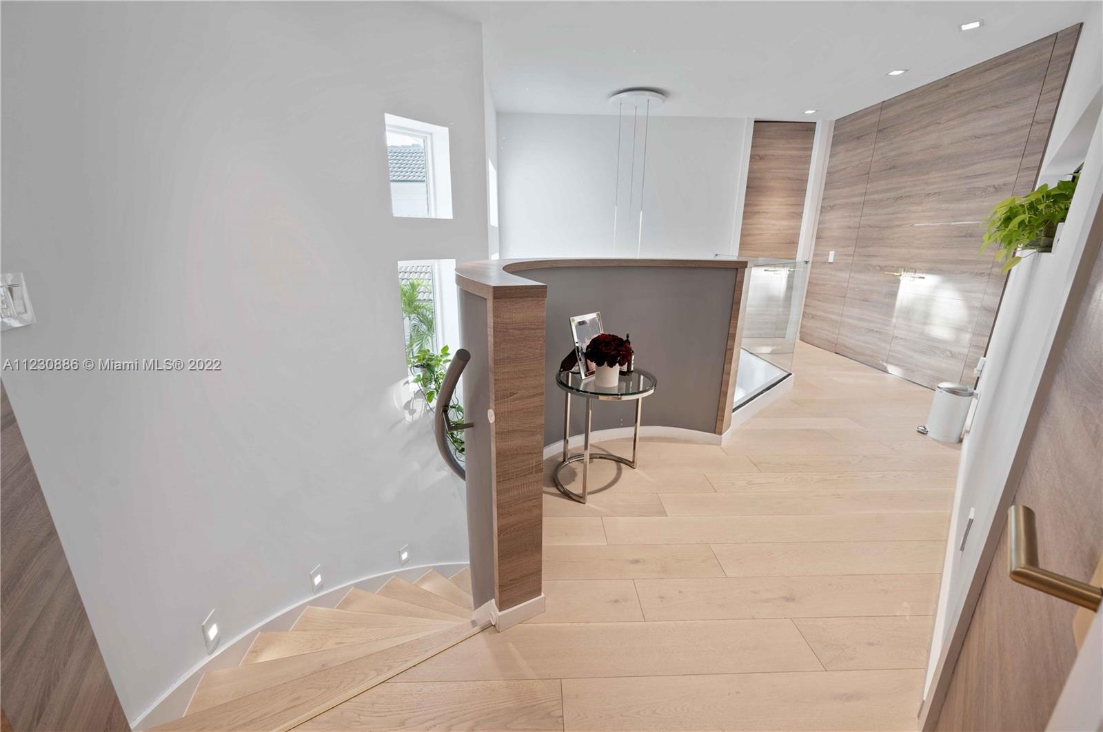 AVENTURA ESTATES - Residential