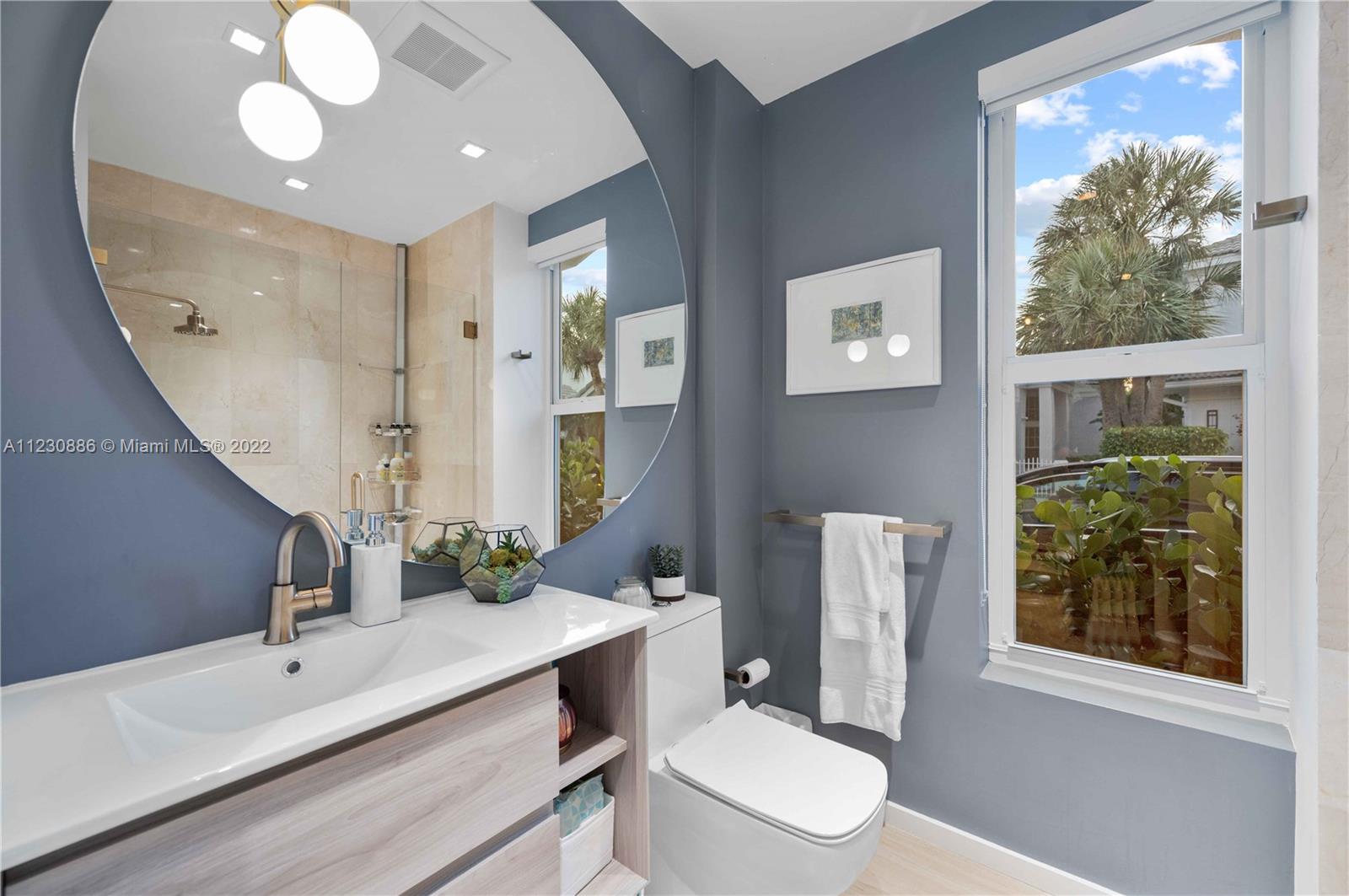 AVENTURA ESTATES - Residential