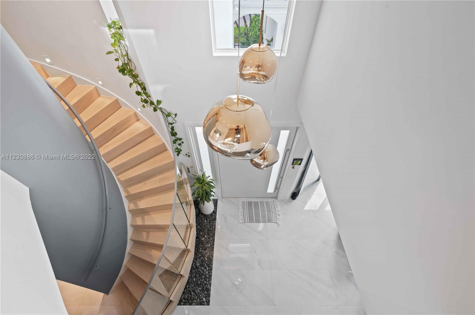 AVENTURA ESTATES - Residential