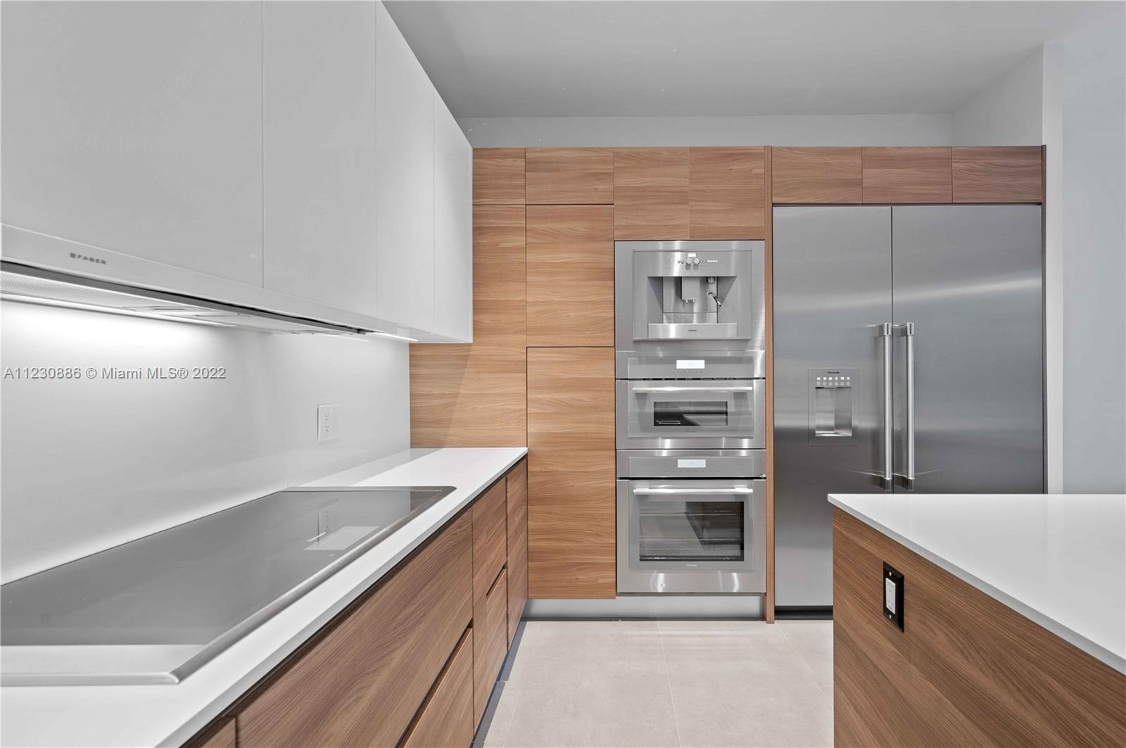 AVENTURA ESTATES - Residential