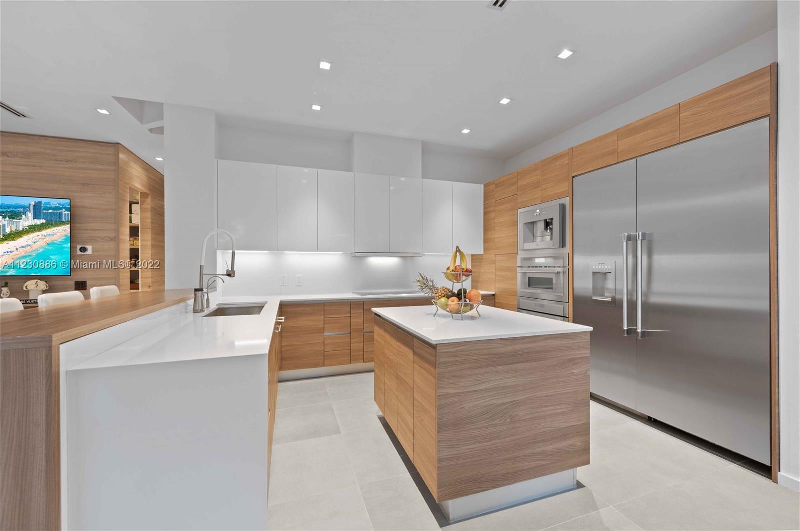 AVENTURA ESTATES - Residential