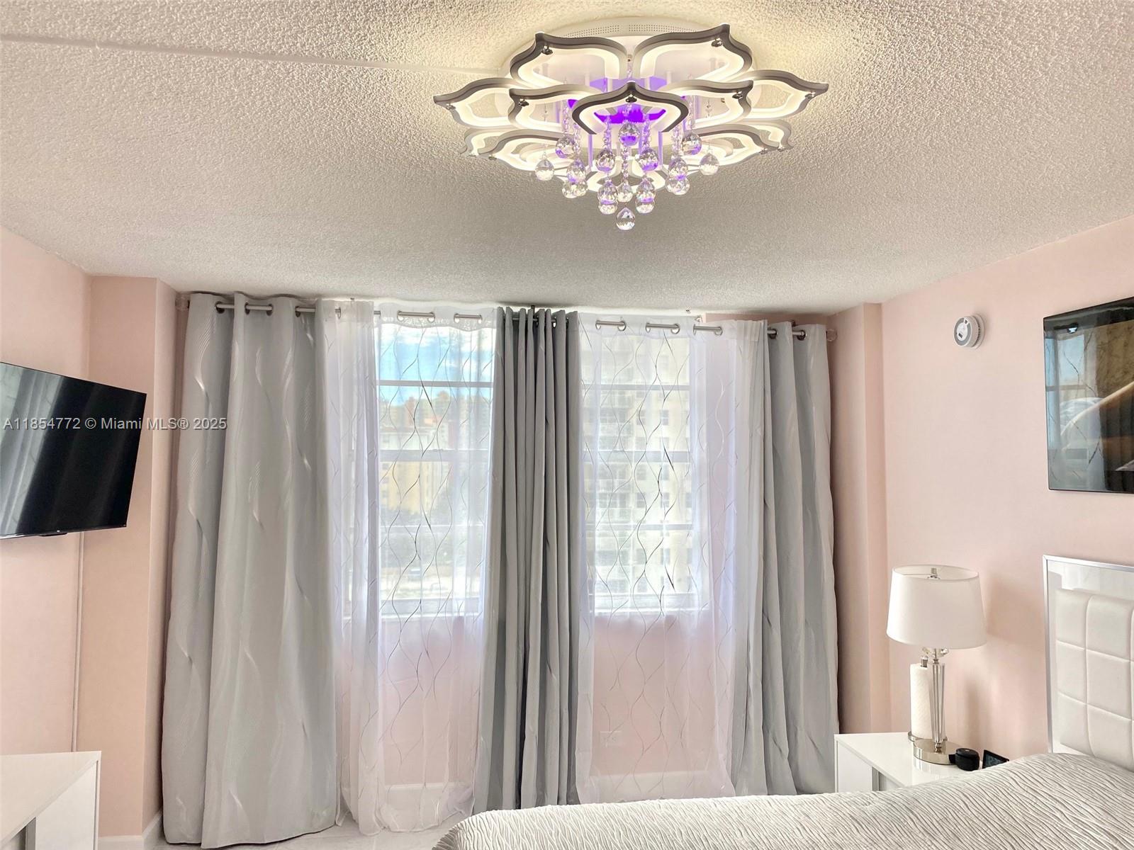 WINSTON TOWERS 200 - Residential