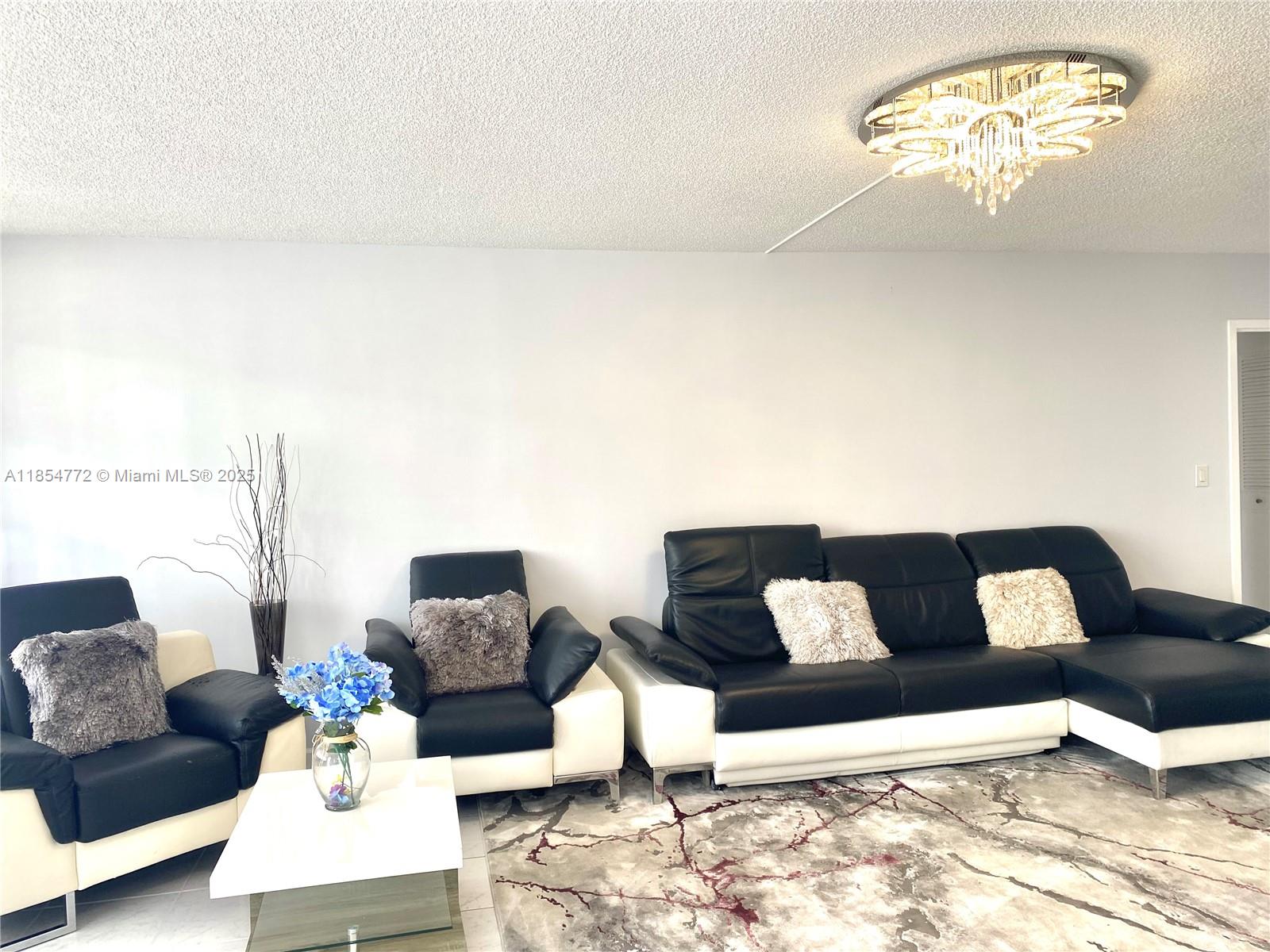 WINSTON TOWERS 200 - Residential