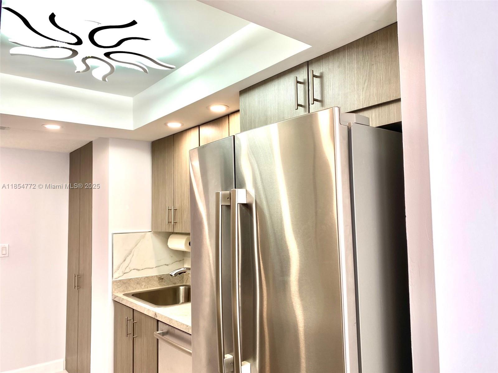 WINSTON TOWERS 200 - Residential