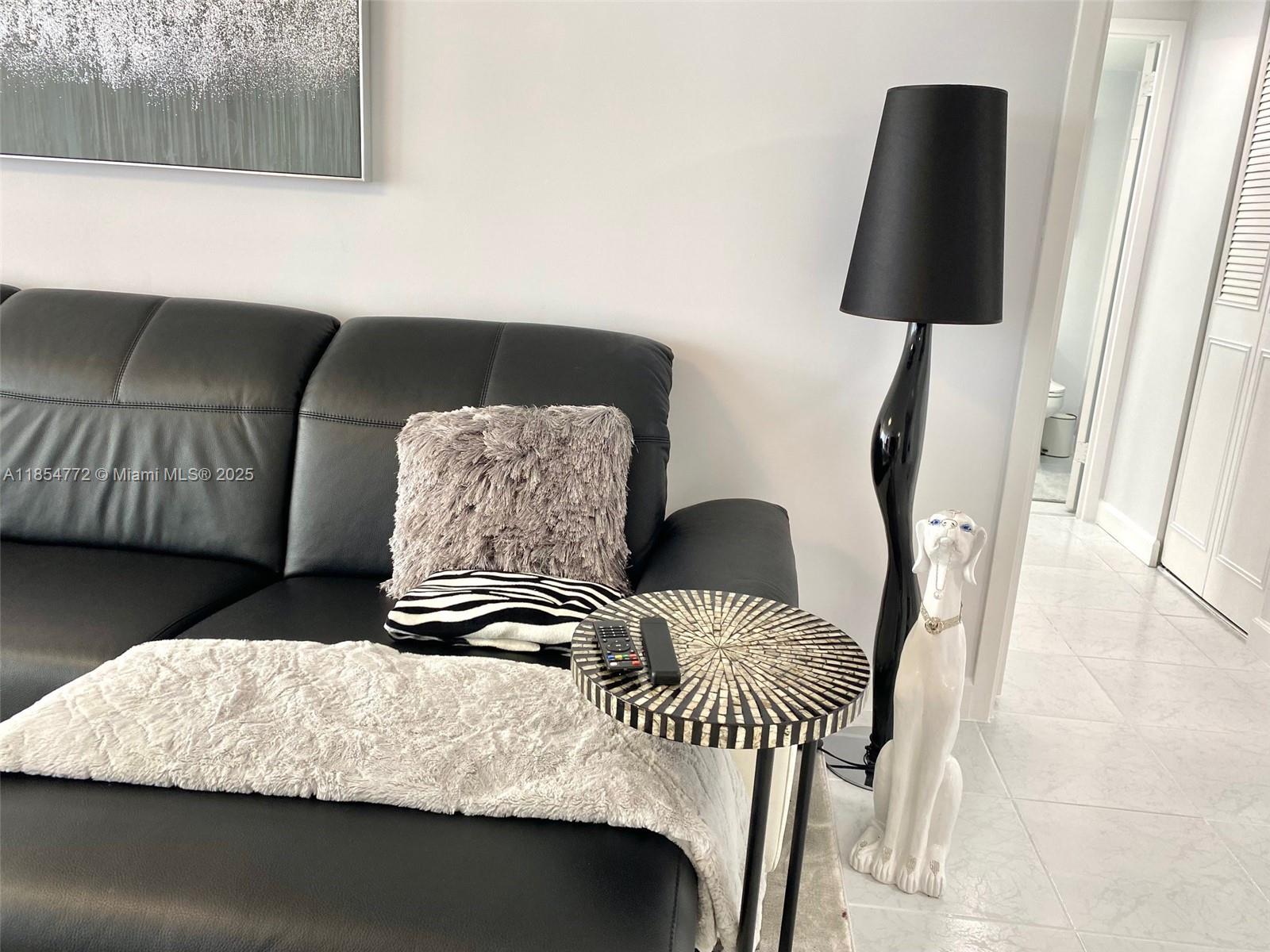 WINSTON TOWERS 200 - Residential