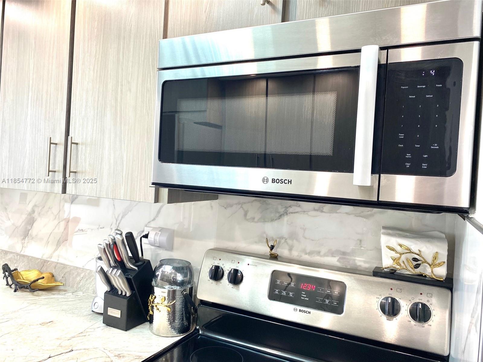 WINSTON TOWERS 200 - Residential