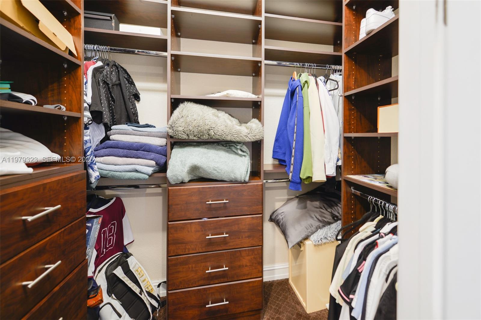 THREE ISLANDS 3RD SECTION - Residential