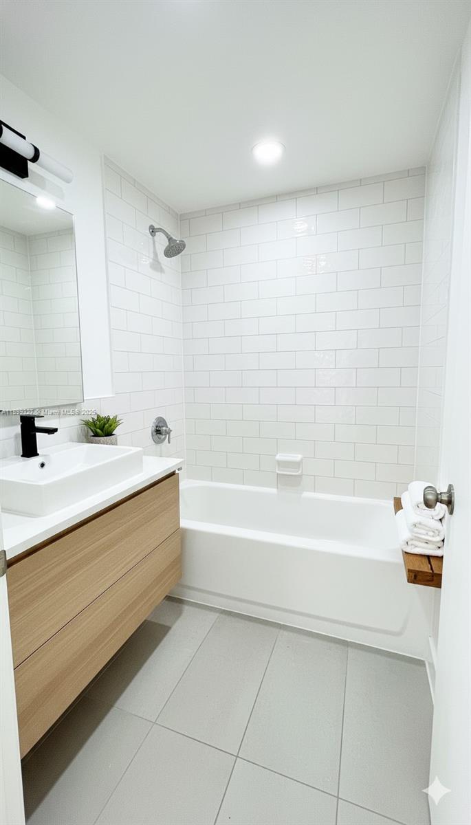 BUCKLEY TOWERS CONDO - EA - Residential