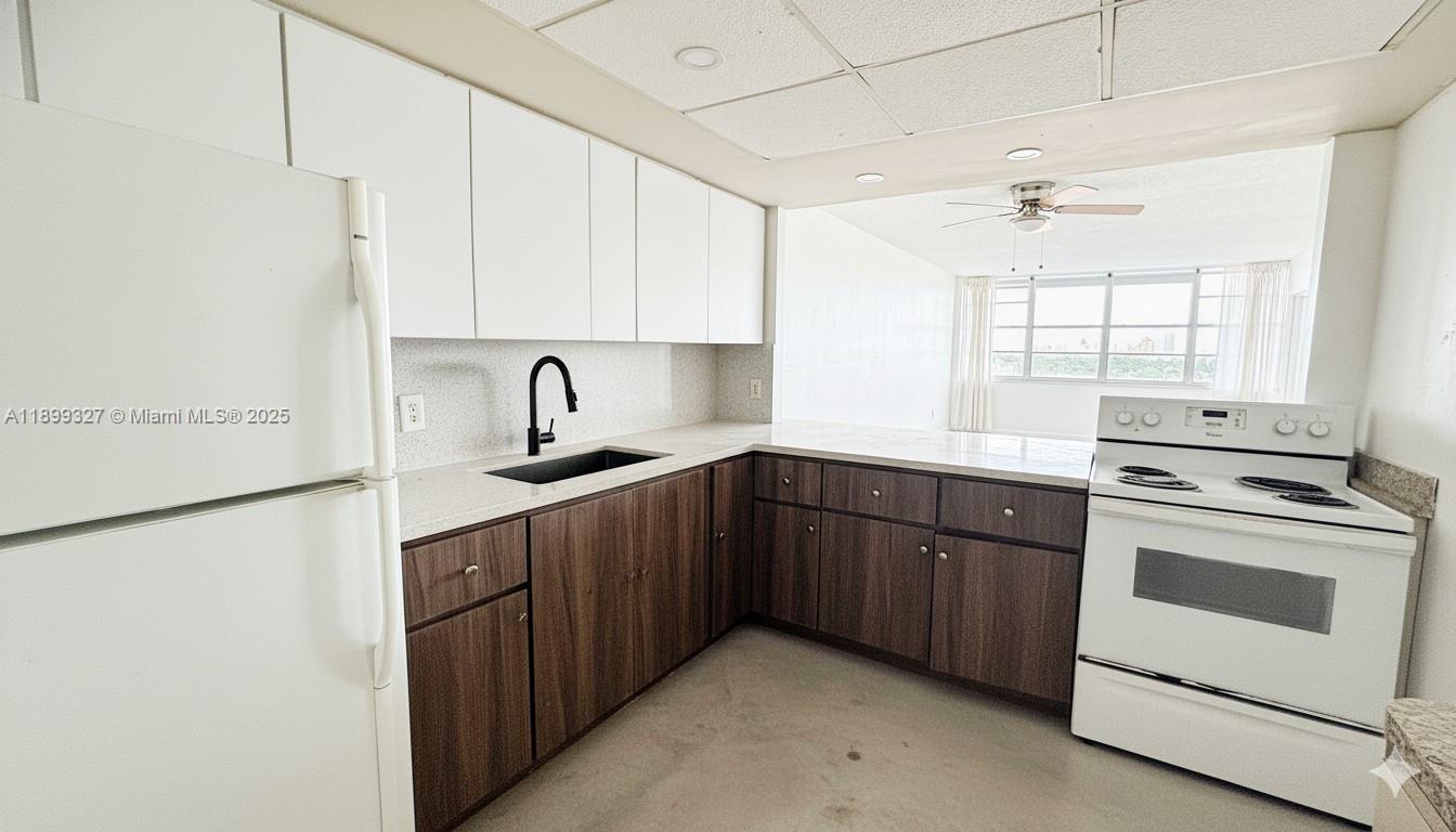 BUCKLEY TOWERS CONDO - EA - Residential