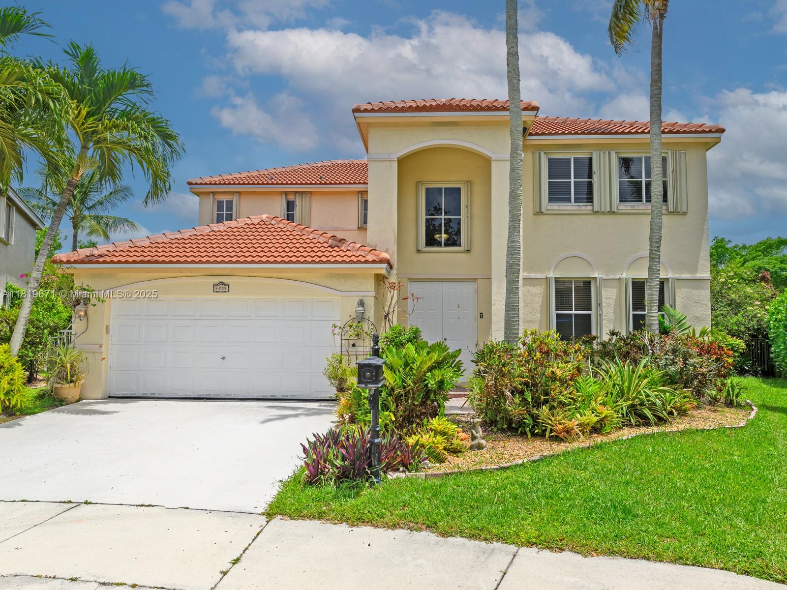 4209 Pinewood Ln, Weston, Broward County, Florida - 5 Bedrooms  
4 Bathrooms - 