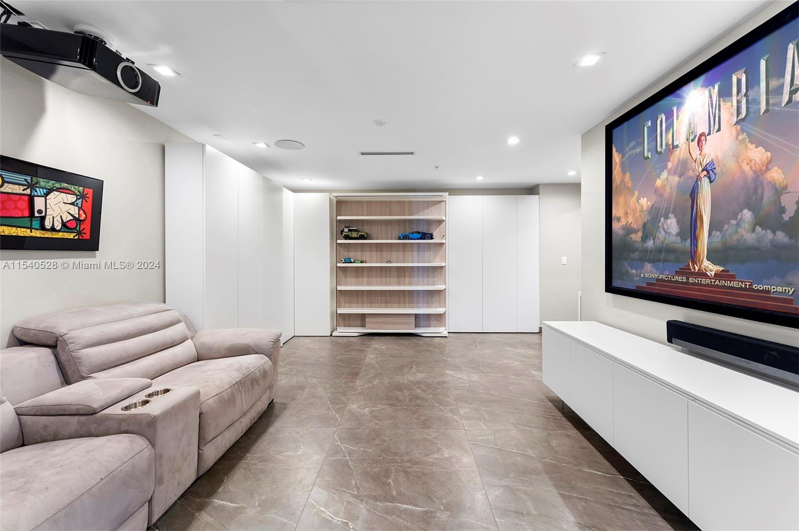 MARINA PALMS RESIDENCES - Residential