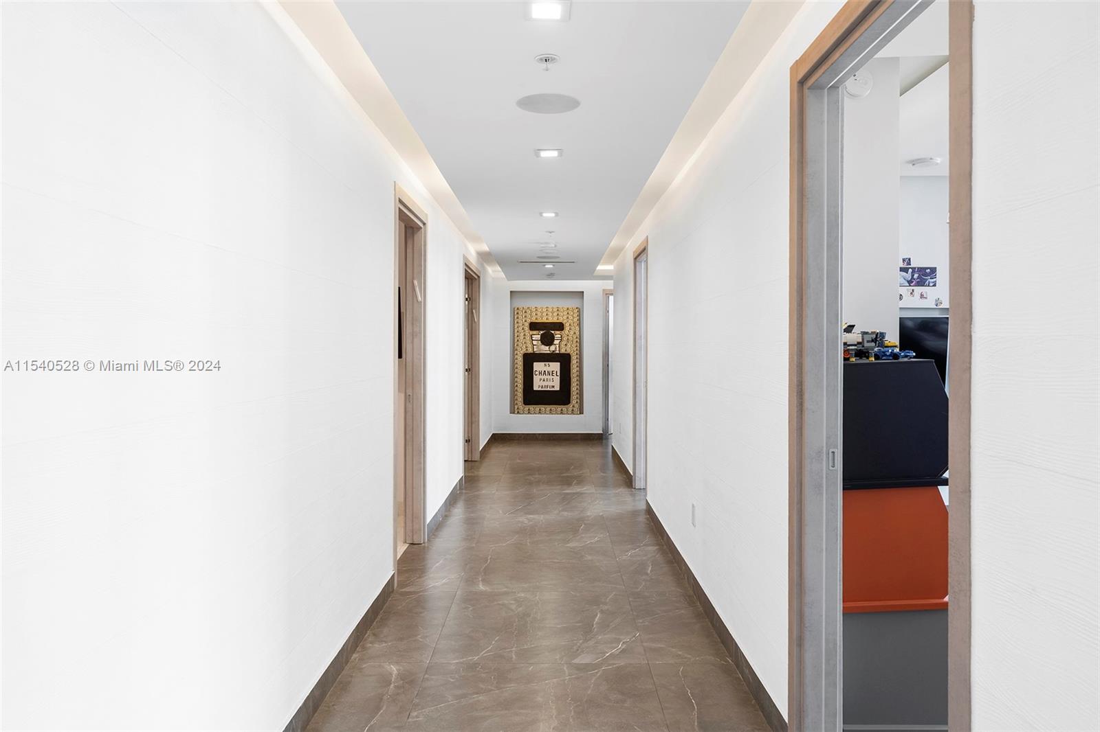 MARINA PALMS RESIDENCES - Residential