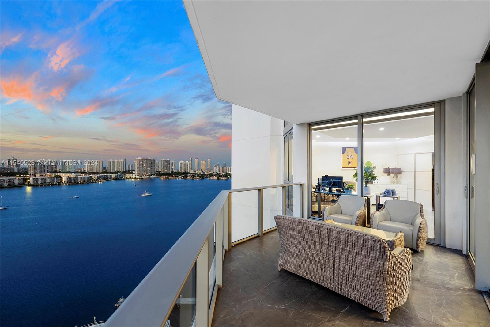 MARINA PALMS RESIDENCES - Residential