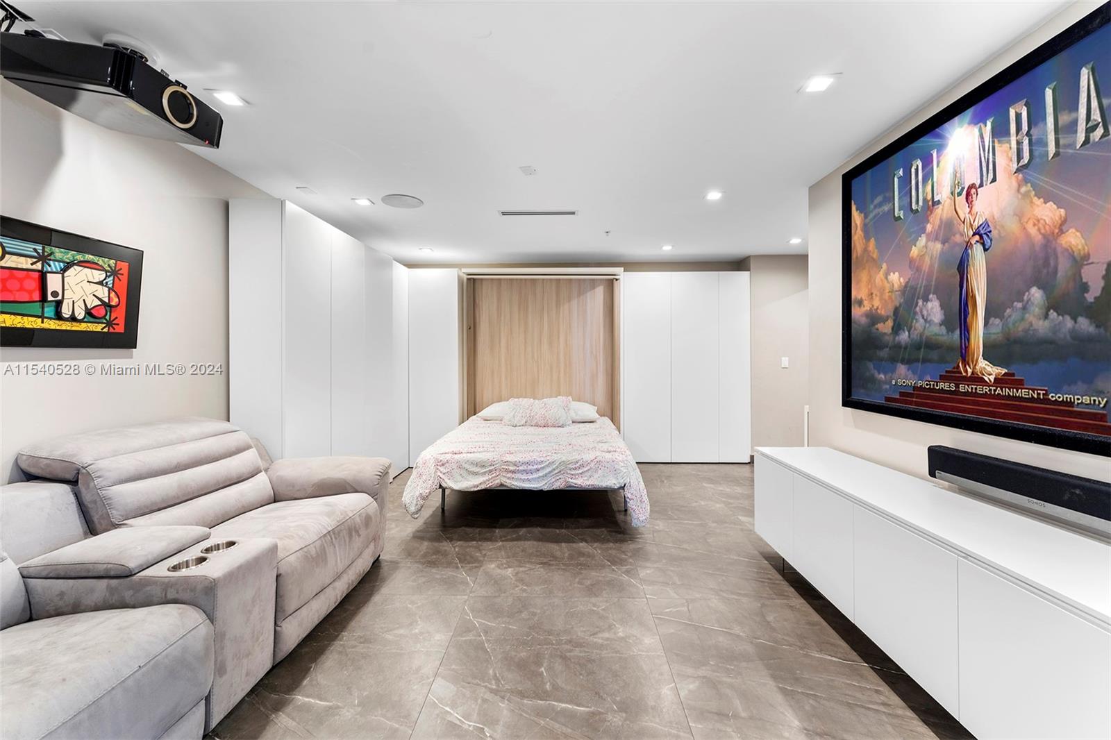 MARINA PALMS RESIDENCES - Residential