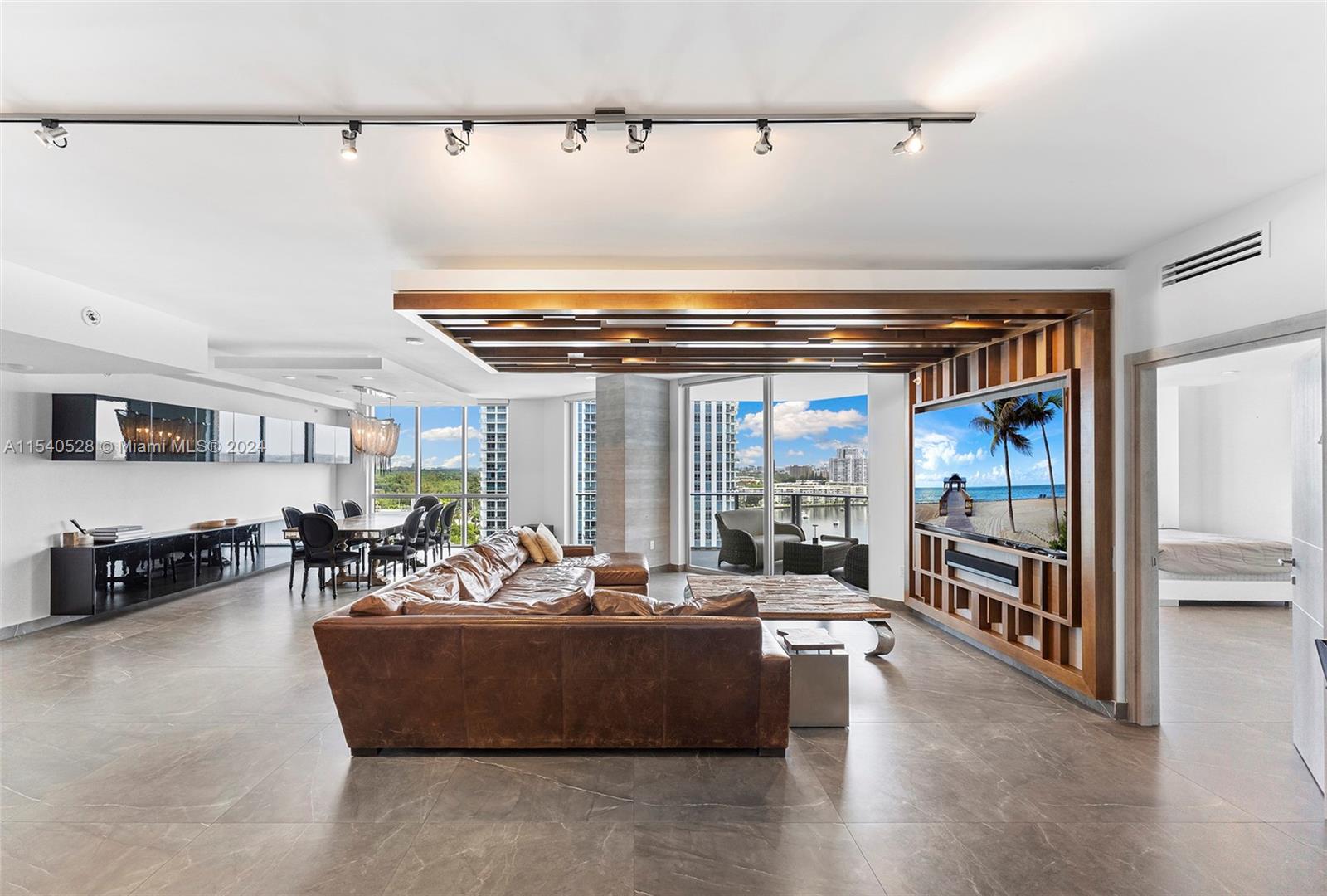 MARINA PALMS RESIDENCES - Residential