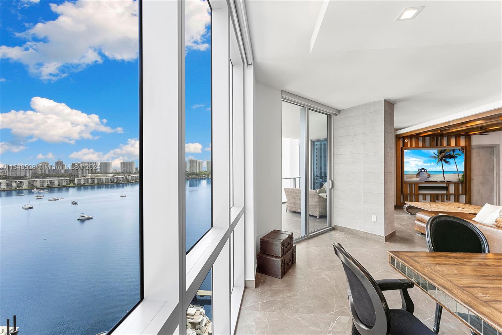 MARINA PALMS RESIDENCES - Residential