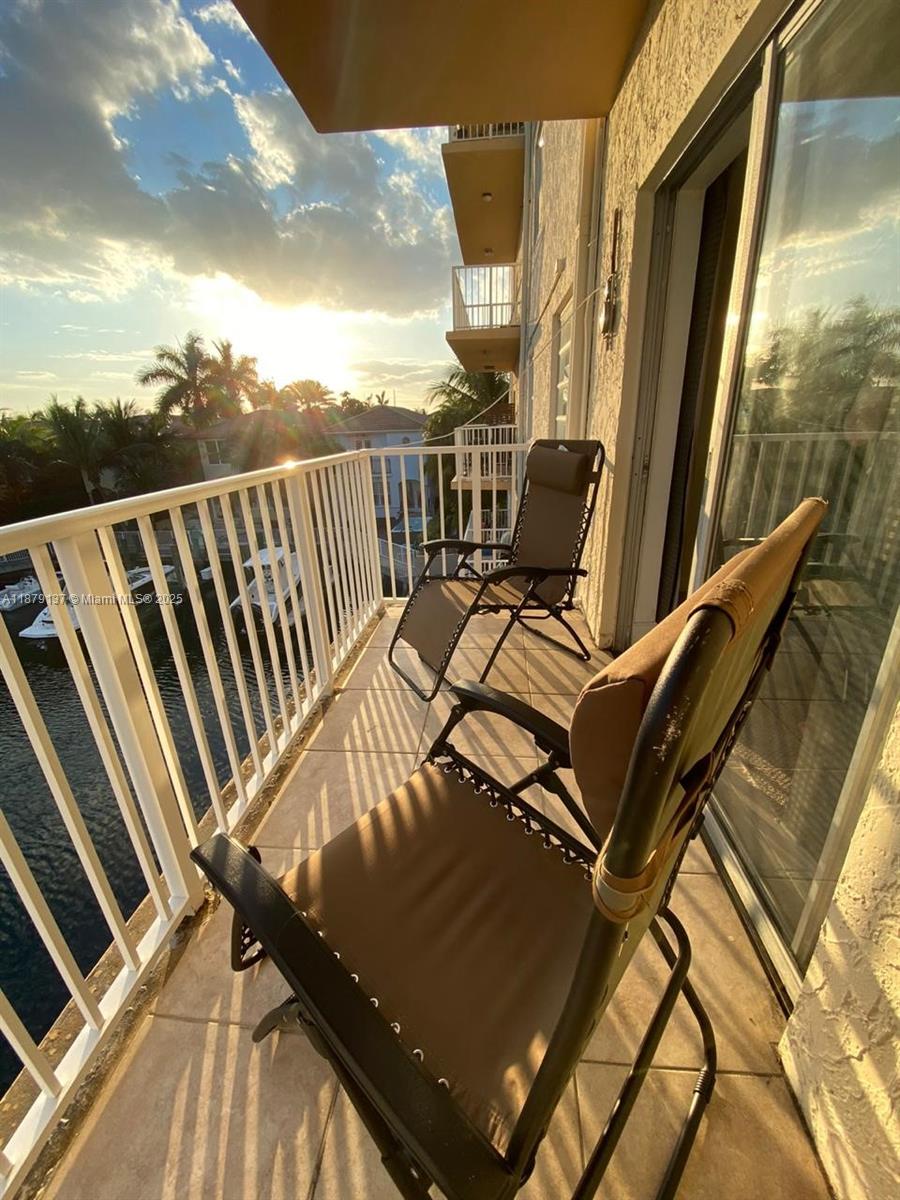 VENICE ISLE CONDO - Residential Lease