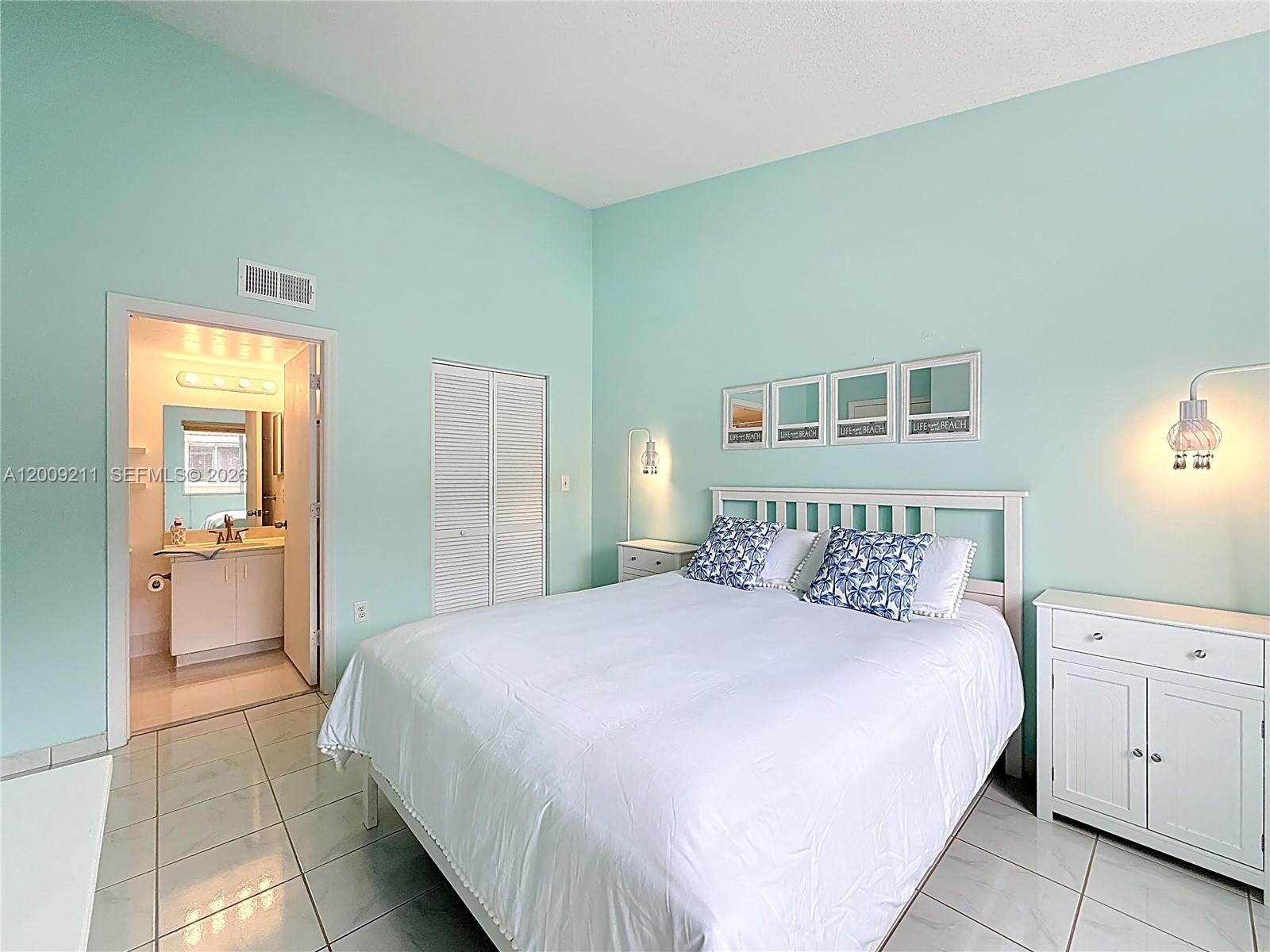 LAGO LINDO TOWNVILLAS CON - Residential