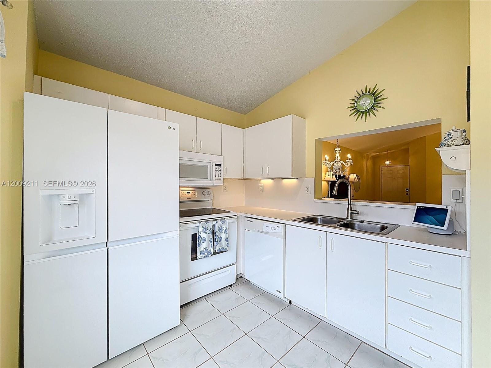 LAGO LINDO TOWNVILLAS CON - Residential