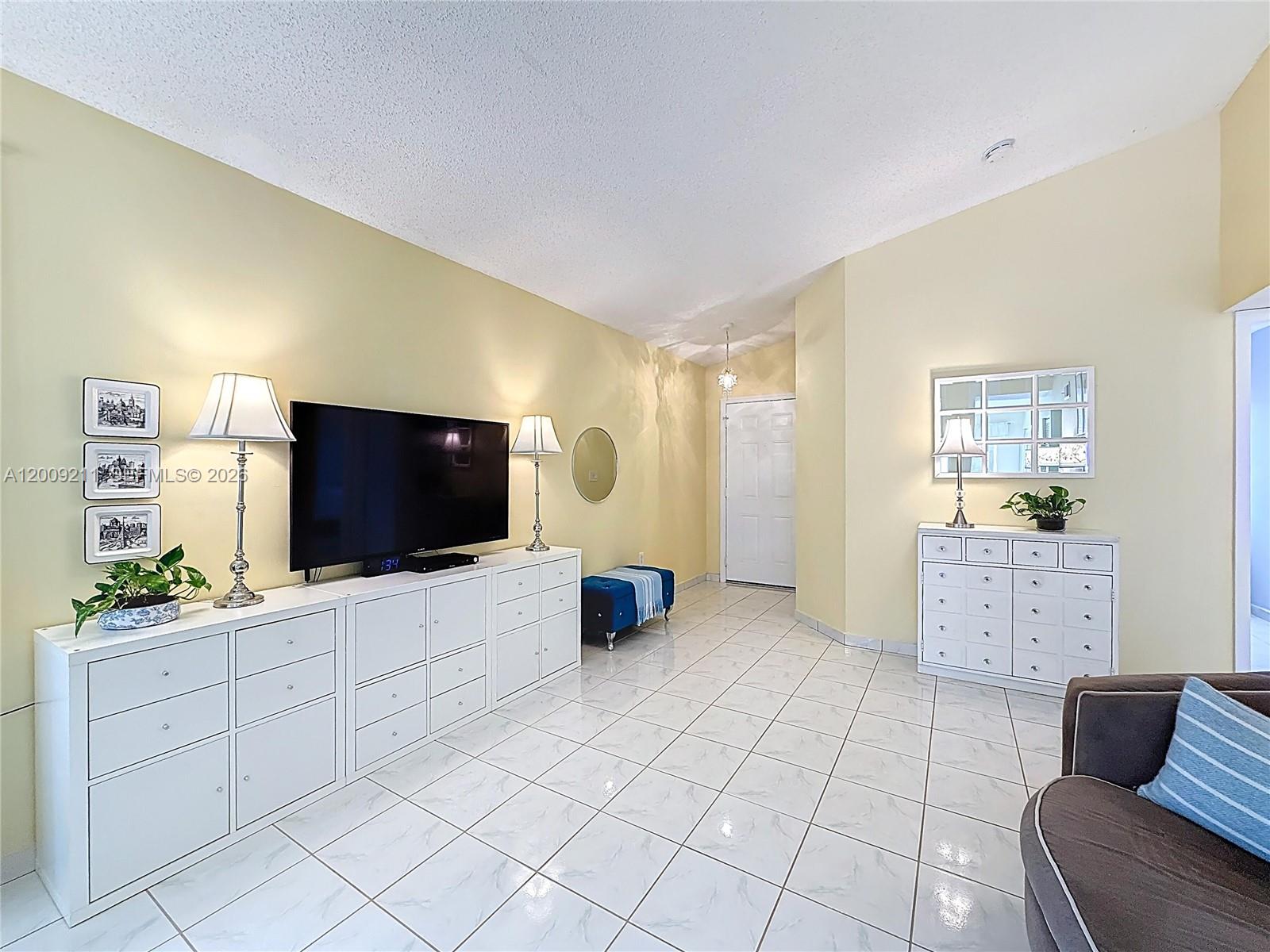 LAGO LINDO TOWNVILLAS CON - Residential