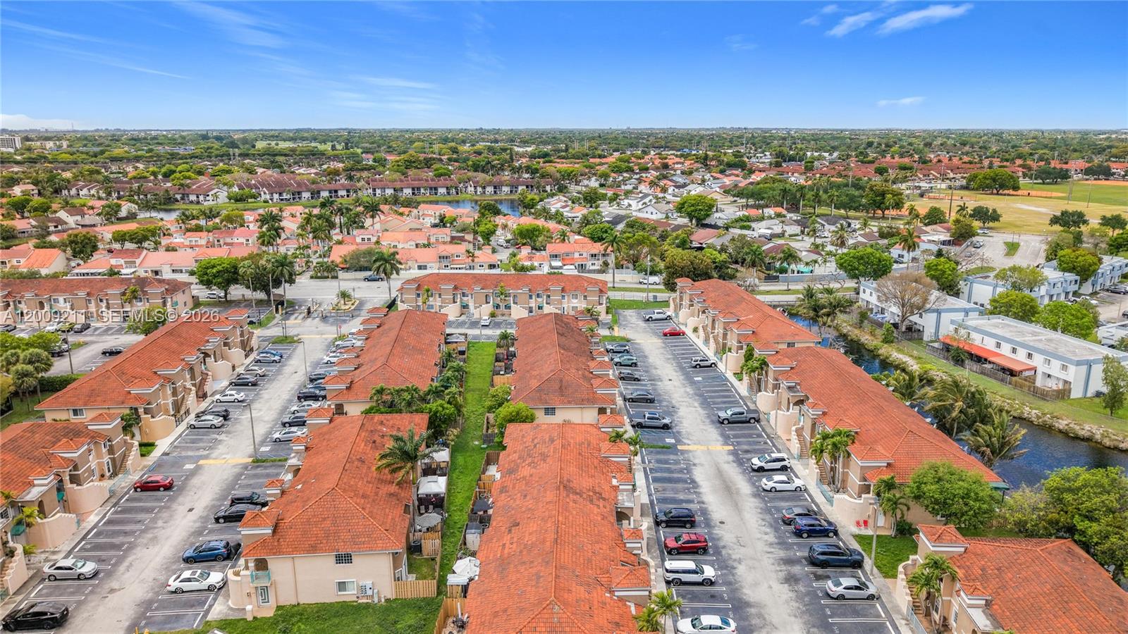 LAGO LINDO TOWNVILLAS CON - Residential