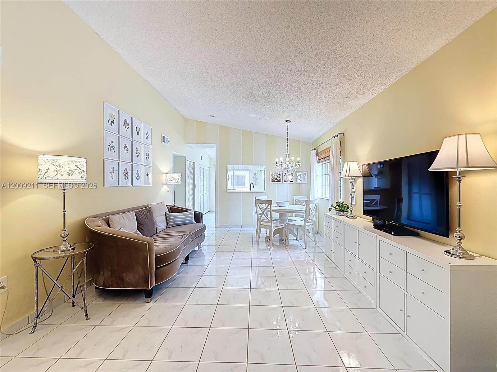 LAGO LINDO TOWNVILLAS CON - Residential