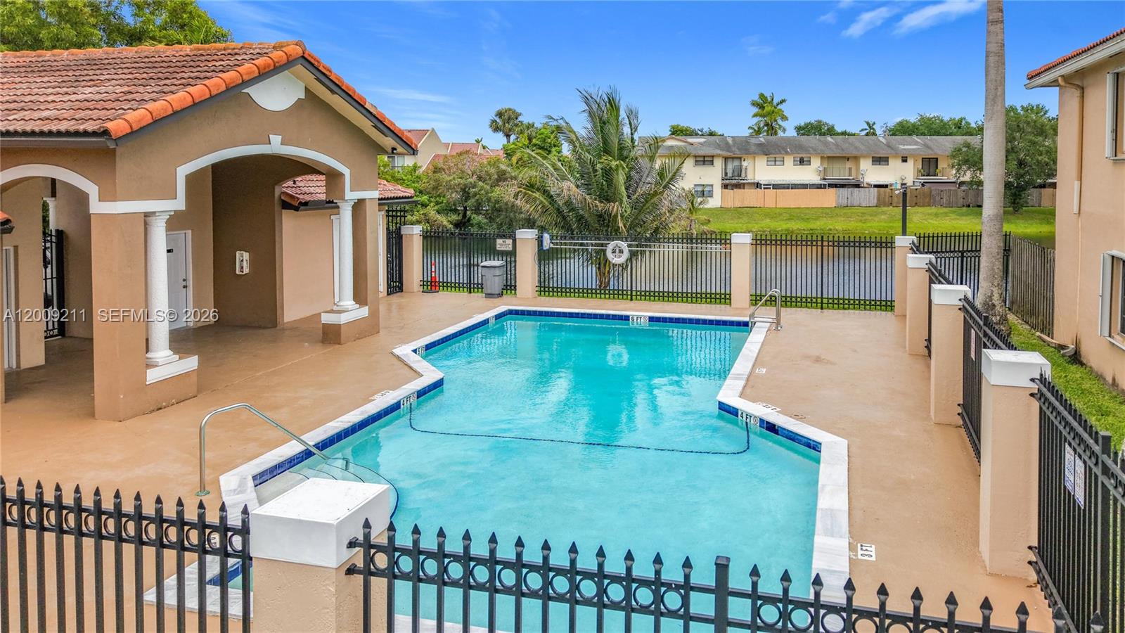 LAGO LINDO TOWNVILLAS CON - Residential