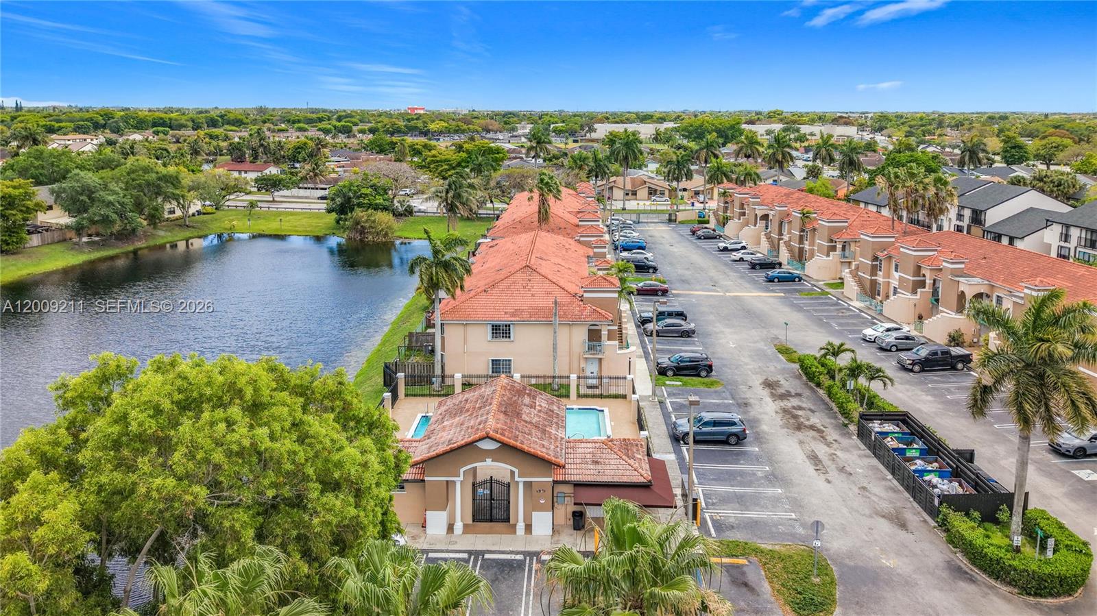 LAGO LINDO TOWNVILLAS CON - Residential