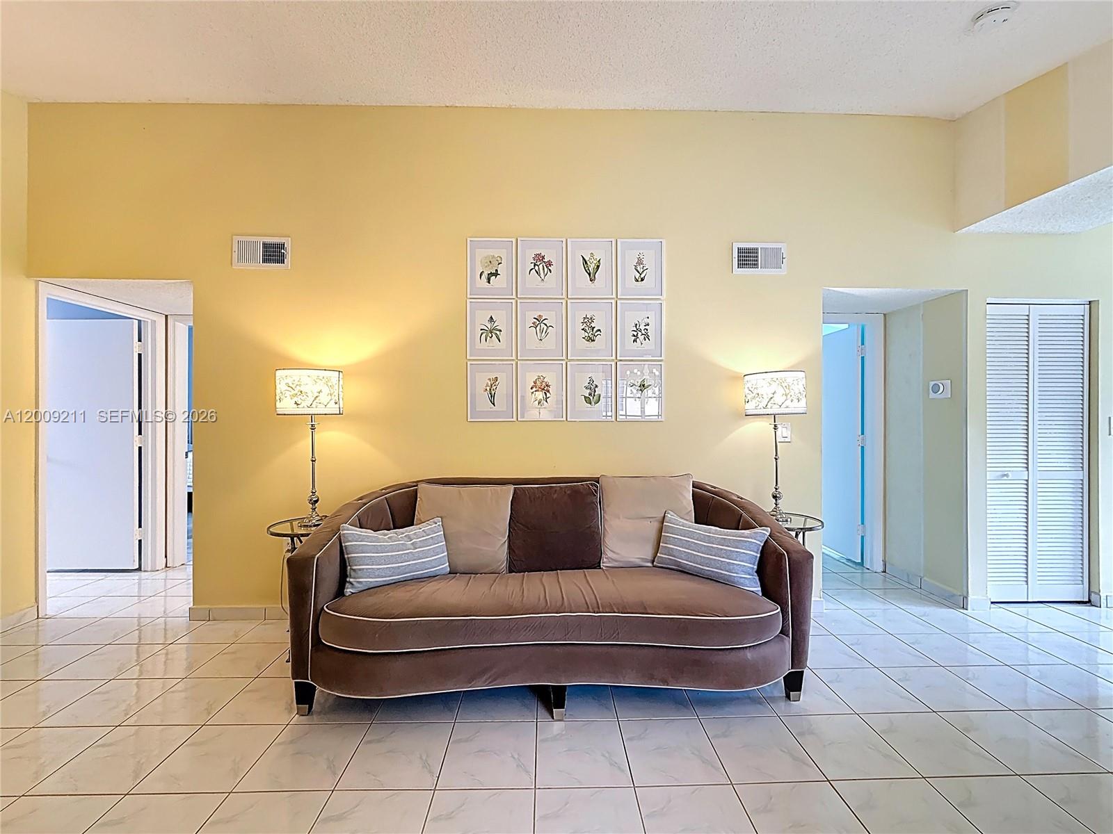 LAGO LINDO TOWNVILLAS CON - Residential