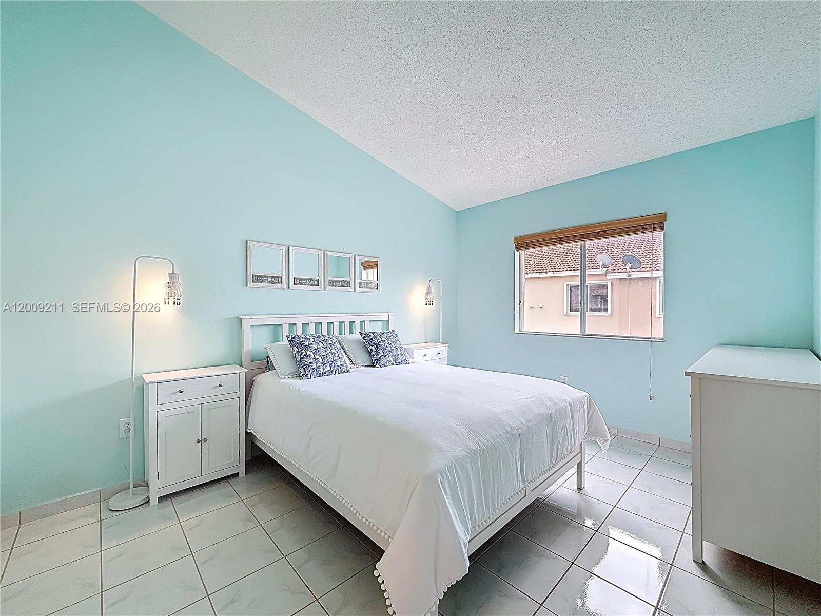 LAGO LINDO TOWNVILLAS CON - Residential