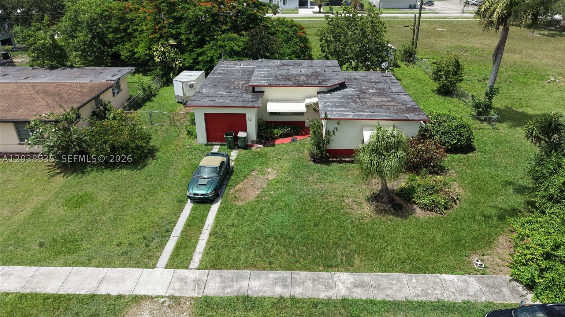 27 NW 18th St