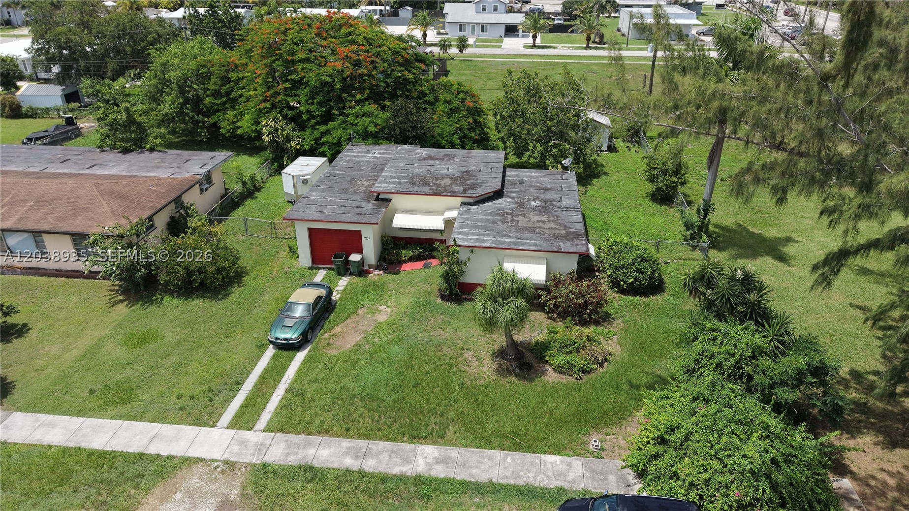 27 NW 18th St