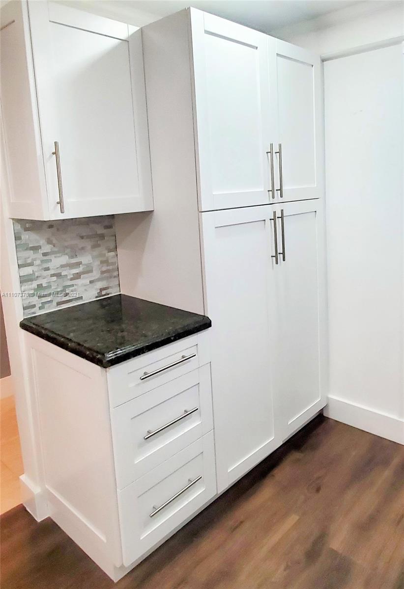 KEY BISCAYNE VI CONDO - Residential