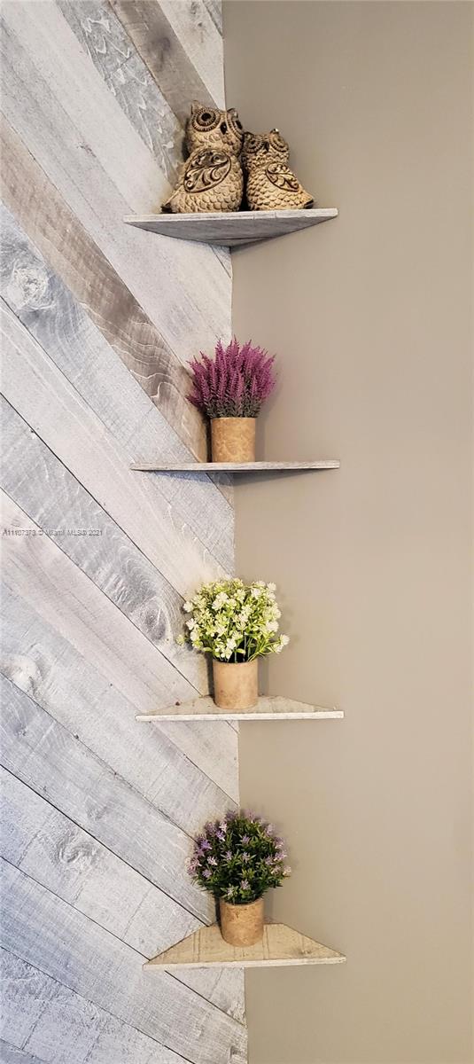 KEY BISCAYNE VI CONDO - Residential