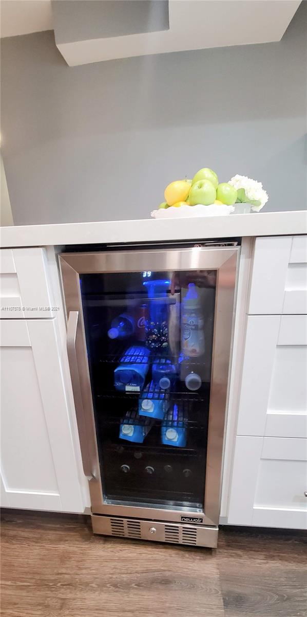 KEY BISCAYNE VI CONDO - Residential