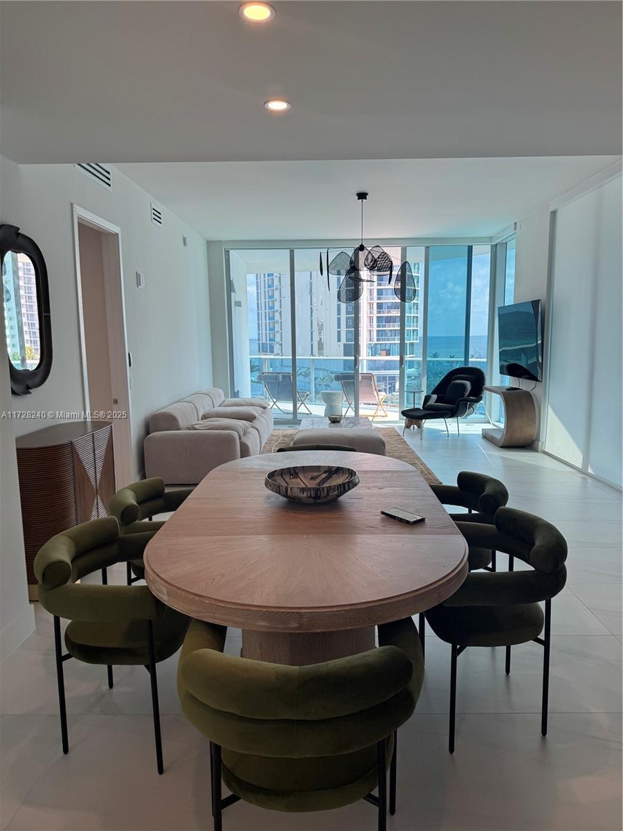 17550 Collins Ave 601