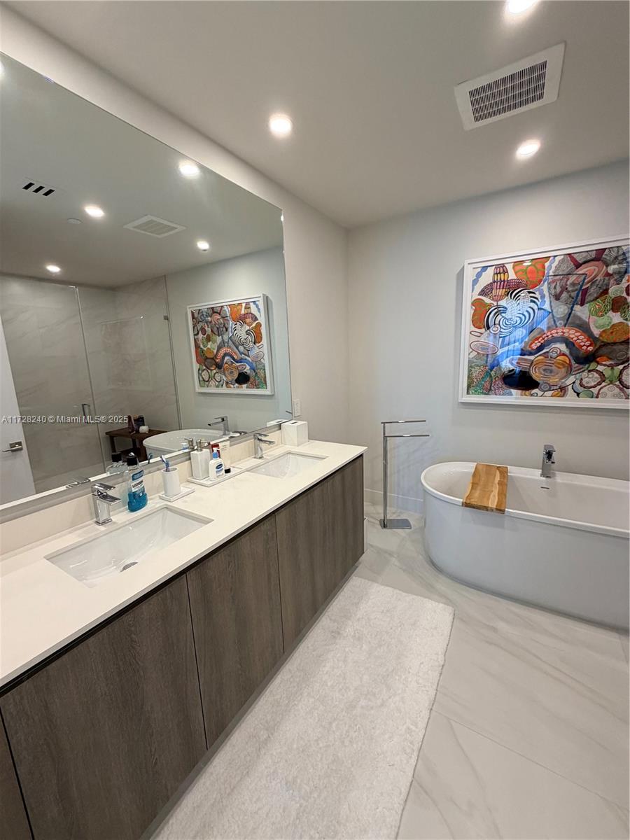 AURORA CONDO - Residential Lease