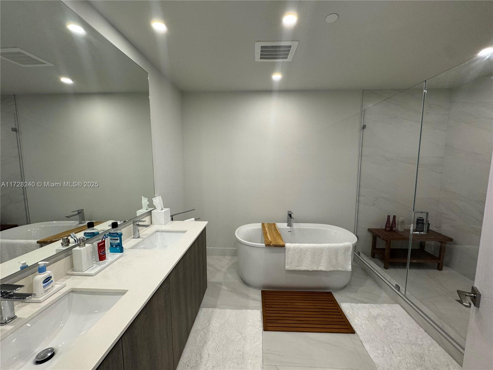 AURORA CONDO - Residential Lease