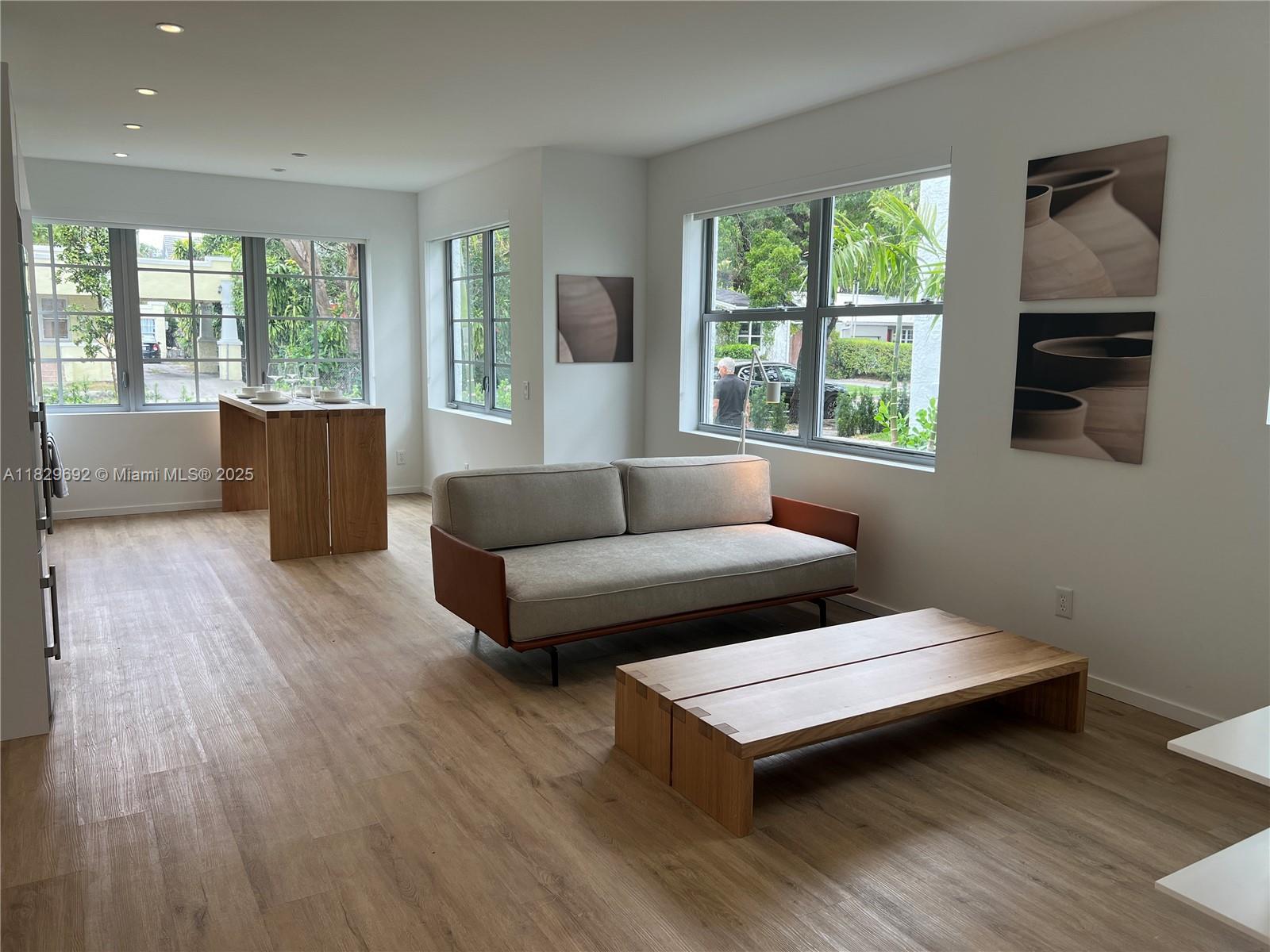 128 NE 46th St 3