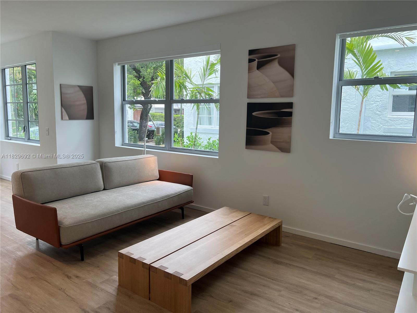 128 NE 46th St 3