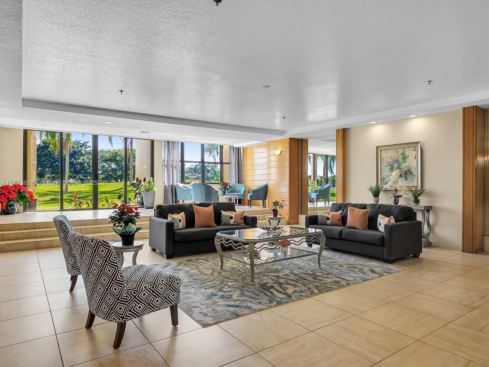 COUNTRY CLUB APTS AT - Residential