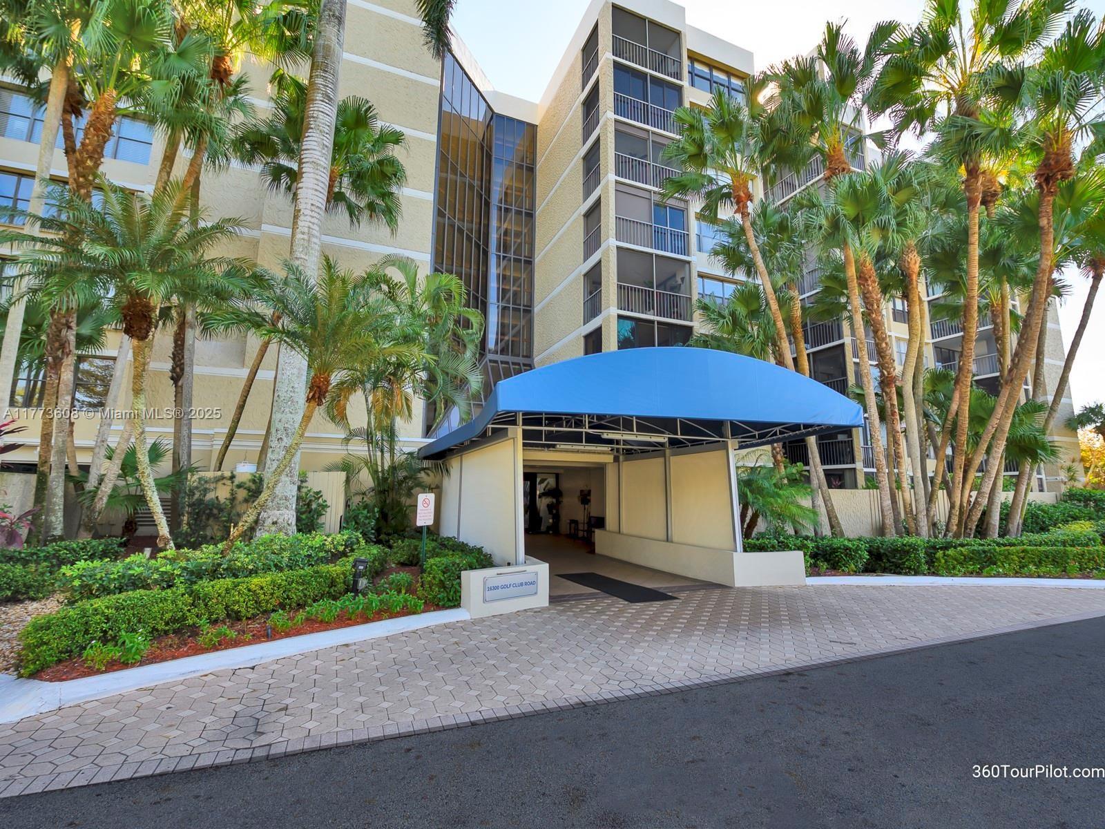 COUNTRY CLUB APTS AT - Residential