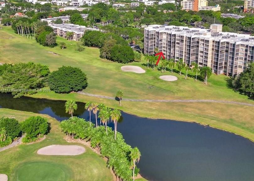 COUNTRY CLUB APTS AT - Residential