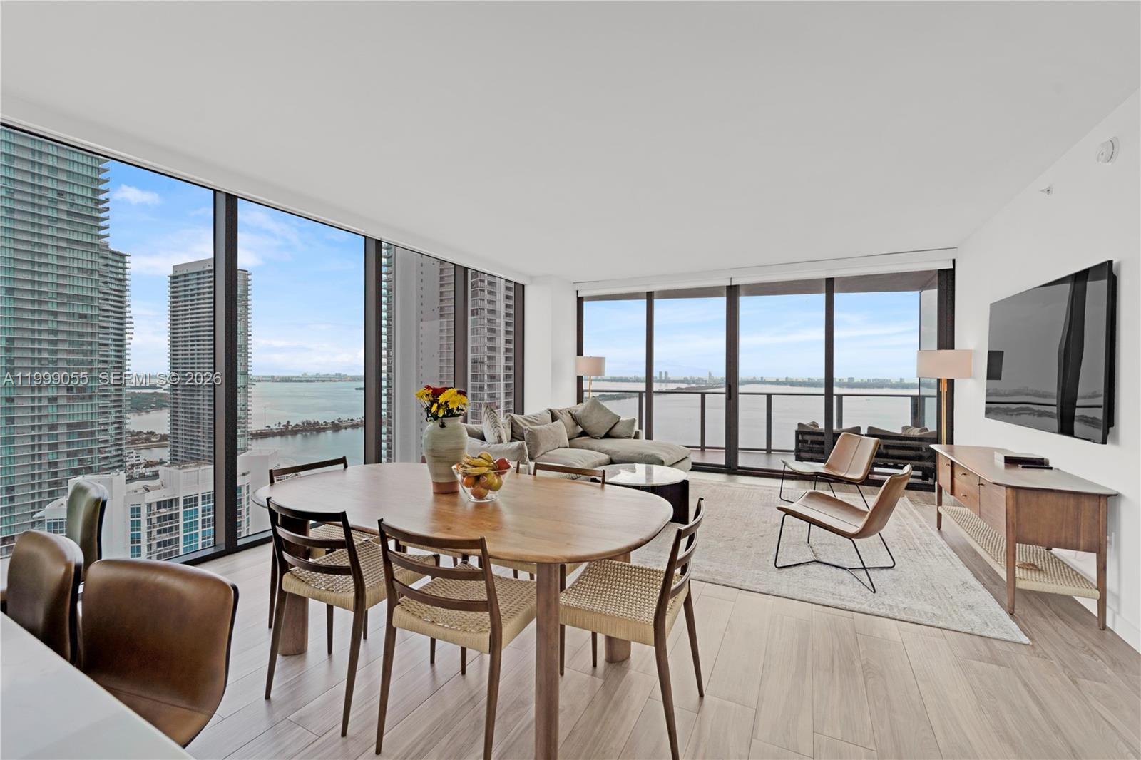 ICON BAY CONDO - Residential Lease