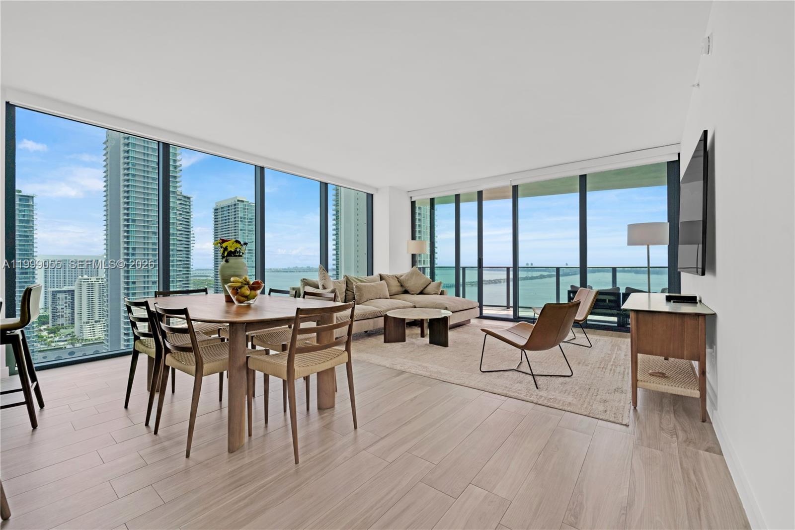 ICON BAY CONDO - Residential Lease