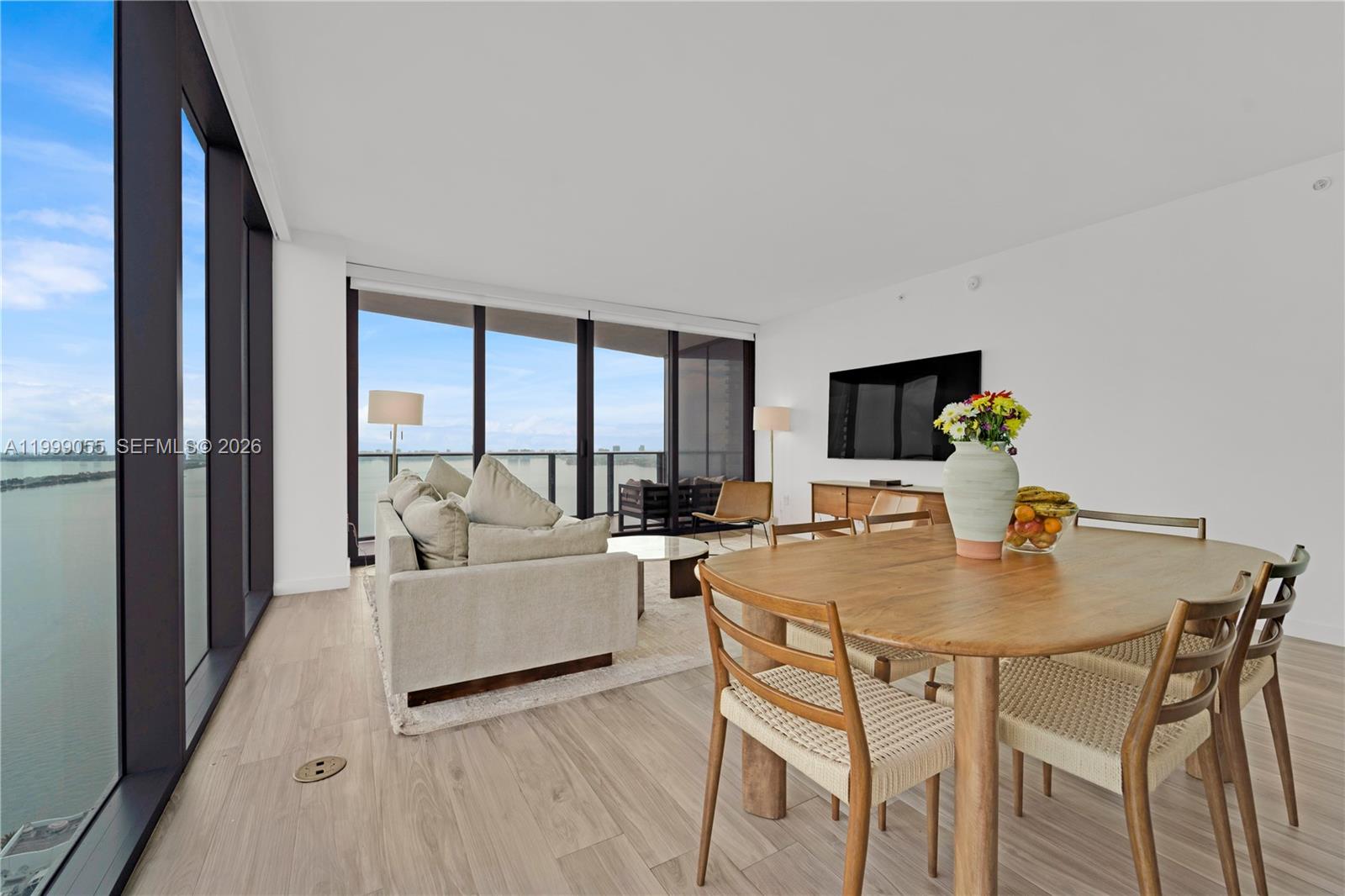 ICON BAY CONDO - Residential Lease