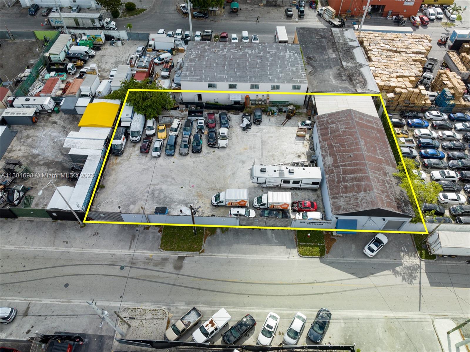 REDUCED FOR A QUICK SALE!! Great opportunity to purchase this centrally located industrial warehouse 3,104 sq ft with a total lot size of 17,280 sq ft in The City of Hialeah. Seller motivated.
