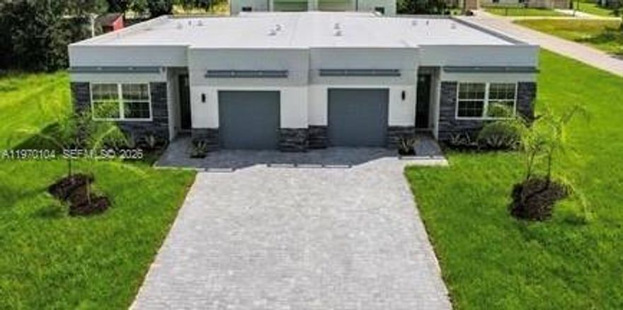 Amazing opportunity to own a versatile duplex offering flexibility and financial advantage. Live in one unit and rent the other, or rent both for strong income potential.

Each unit features:
• 3 bedrooms / 2 bathrooms
• Separate screened-in lanai

Located in a quiet neighborhood close to schools.

Great for first-time buyers, multi-generational living, or investors.