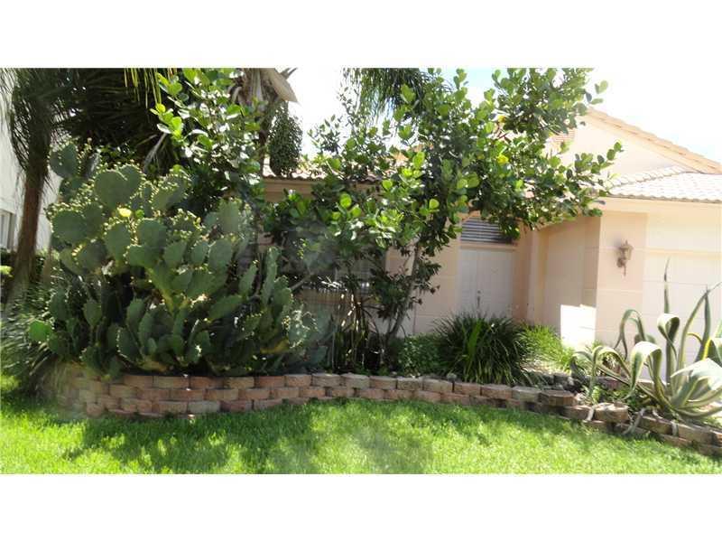 THE BEST!! COMPLETELY UPDATED WITH THE BEST OF EVERYTHING*NOTHING SPARED*RARE MODEL*SPACIOUS,LARGE ROOMS*OPEN FLOOR PLAN*EXTRA ROOM IN GREAT ROOM CAN BE USED AS OFFICE/WORK OUT ROOM,PLAY ROOM, ETC*THIS HOME IS STUNNING YOU WON'T BELIEVE IT IS A RENTAL*NIC E FENCED PAVERED PATIO*NICE AMENITIES, COMM.POOL, TENNIS, EXERCISE ROOM., PLAY GROUND, CLOSE TO SUPER WAL-MART*SUPER TARGET*MARSHALL'S*TJXMAX*ROSS*MICHAEL'S*HOBBY LOBBY*BANKS*EATERIES*MORE*SHORT DISTANCE TO AWARD WINNING BEACH & PIER*HURRY OR LOSE IT!